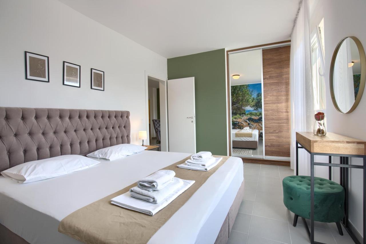 Beautiful Two-Bedroom Seaside Apartment In プレマントゥーラ エクステリア 写真