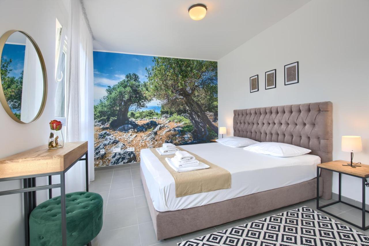 Beautiful Two-Bedroom Seaside Apartment In プレマントゥーラ エクステリア 写真
