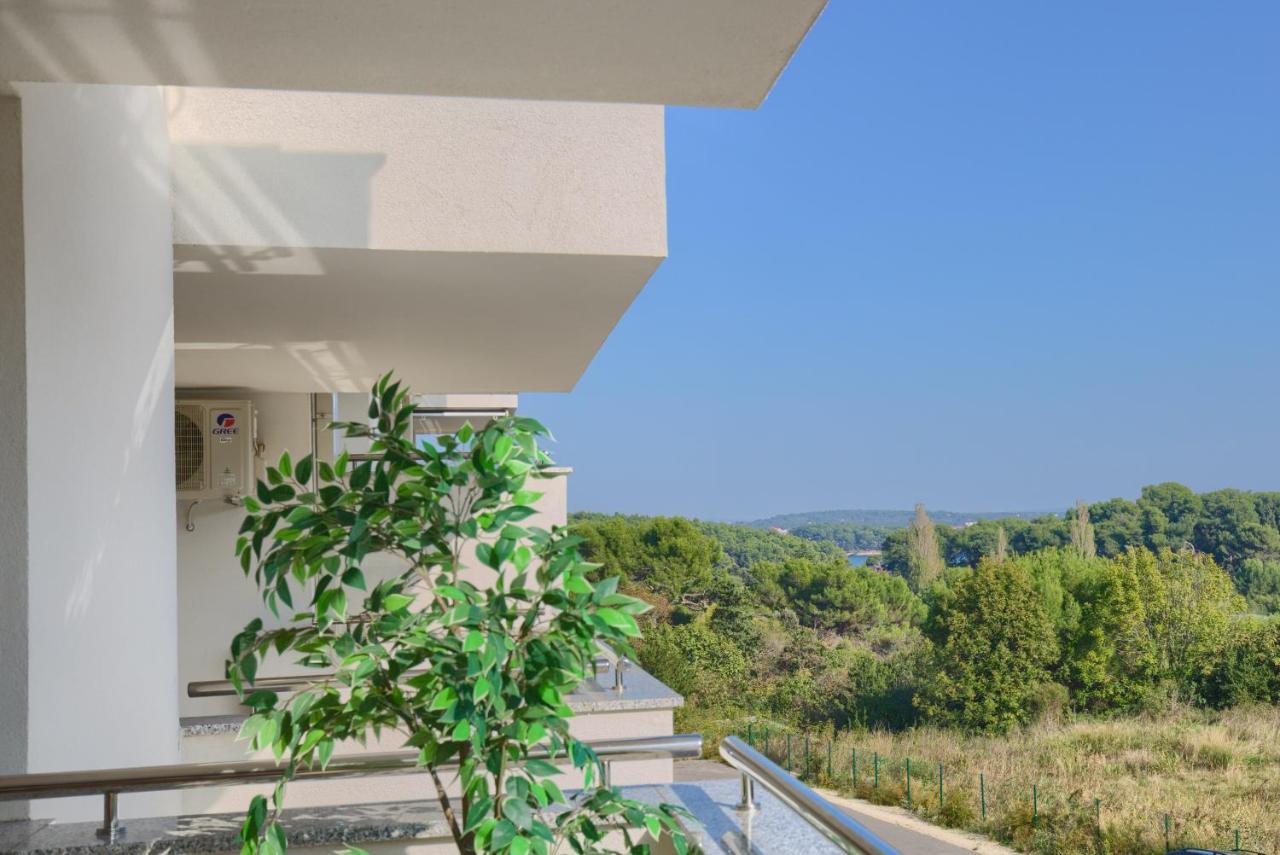 Beautiful Two-Bedroom Seaside Apartment In プレマントゥーラ エクステリア 写真