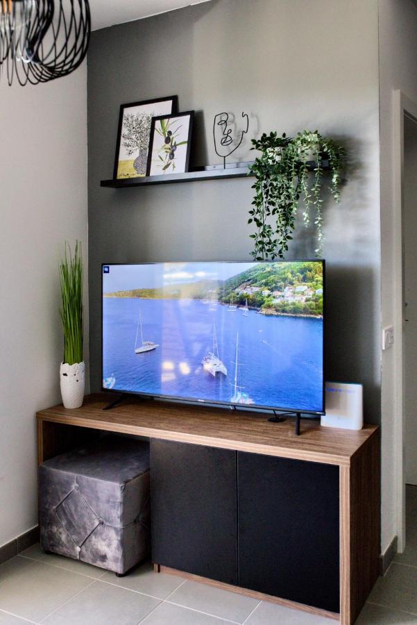 Beautiful Two-Bedroom Seaside Apartment In プレマントゥーラ エクステリア 写真